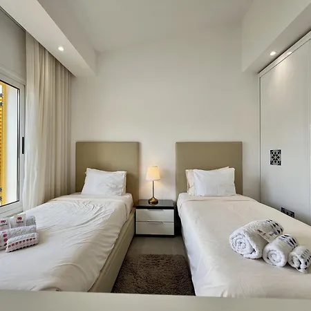 Club 3 With Pool By Homing Villa