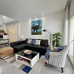 Βίλα Club 3 With Pool By Homing *