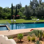 Club 3 With Pool By Homing Βίλα *