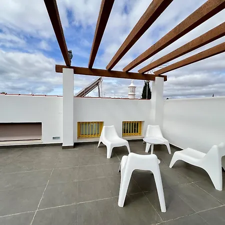 Club 3 With Pool By Homing Villa *